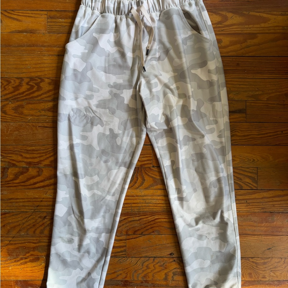 Camouflage Jogger Pants in Gray and White